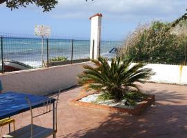 Casa Marinara alle Montagne di Sabbia, hotel di San Saba