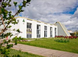 YHA Manorbier, glamping site in Tenby