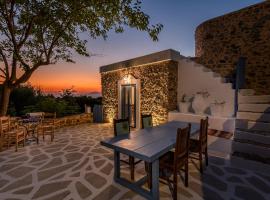 The Aegean blue country house Old Milos, hotel with parking in Lagoúdi Zía