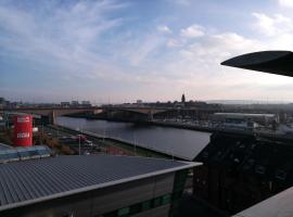 Glasgow Central Riverview Luxury Apartment (Sleeps upto 8), hotel in Glasgow