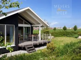Schwarzes Holzferienhaus mit Sauna -- L I E B L I N G S P L A T Z -- an der Ostsee, Zierow bei Wismar, Strand 500m, alles inklusive