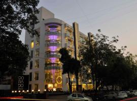 Hotel El Dorado, hotel in Ahmedabad