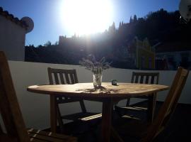 Castle, Terrace and Relax, Ferienwohnung in Tomar