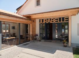 Jurabelle, Cama e café (B&B) em La Côte-aux-Fées