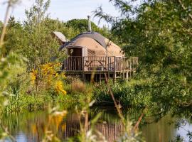 Shepherd's Loch Glamping, hotel with jacuzzis in Turriff