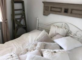 Tina Risager bed & breakfast, hotel em Sindal