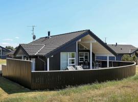 6 person holiday home in Ringk bing, hotel a Søndervig