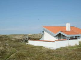 8 person holiday home in Ringk bing, hotel di Søndervig