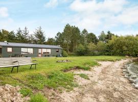 Lakefront Retreat in Sohojlandet - By Traum Ferienwohnungen, hotel v destinaci Skanderborg