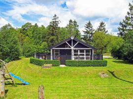 6 person holiday home in Hadsund, feriehus i Odde