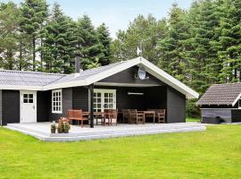Three-Bedroom Holiday home in Højslev 8、Sundstrupのホテル