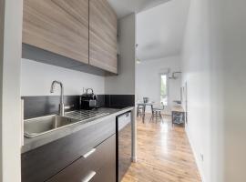 Studio Art - Shopping center and train station 500m - Disneyland Paris 5min, hotel i Montévrain