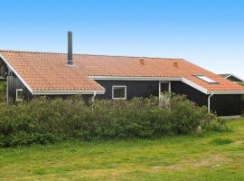 8 person holiday home in Harbo re, casa o chalet en Harboør