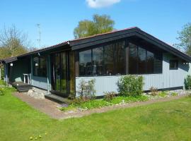 6 person holiday home in Str by, cottage di Strøby
