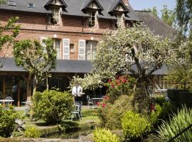 Auberge de la Source - Hôtel de Charme, Collection Saint-Siméon: Barneville-la-Bertran, Deauville Saint-Gatien Golf Course yakınında bir otel