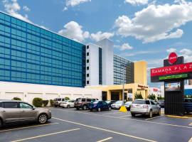 Ramada Plaza by Wyndham Virginia Beach Oceanfront, хотел в Вирджиния Бийч