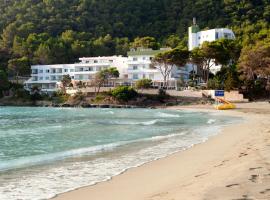 Hotel El Pinar, serviced apartment in Cala Llonga