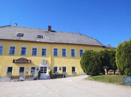 Pension & Gasthof Erbgericht Höhenlage 850m, cheap hotel in Marienberg