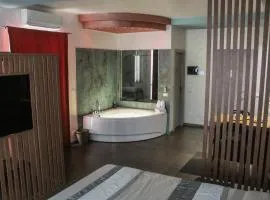 Garda Fantasy Apartment - JACUZZI