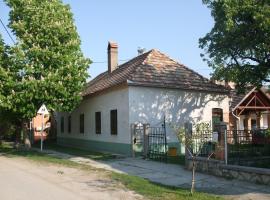 Bike Stop Duna, casa de huéspedes en Dunaszentmiklós