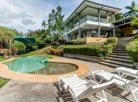 Casa Cariblanco, holiday home in Tarcoles