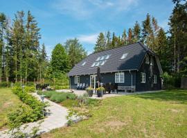 10 person holiday home in Glesborg, vacation rental in Glesborg