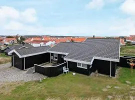 6 person holiday home in Blokhus-By Traum