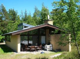 6 person holiday home in Nex, vilă din Spidsegård