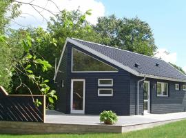 Three-Bedroom Holiday home in Børkop 7, casa de férias em Egeskov