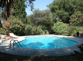 Villa in Frejus with Private Pool & Beach Nearby, hotel in Fréjus