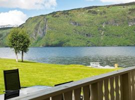 4 person holiday home in Utvik-By Traum, hotel in Reed