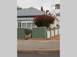 The Comfort Cottage on Williams: Broken Hill, Julie Hart Gallery yakınında bir otel