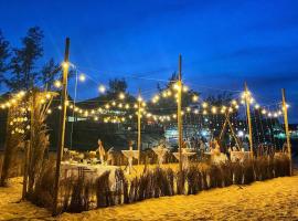 Nana Lee Homestay & Restaurant Quảng Bình, hotel di Phong Nha