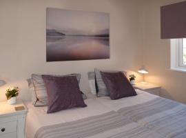 Chestnut Court 2 Bed Apartment FREE Parking WiiFi Smart TV, huisdiervriendelijk hotel in Wellingborough