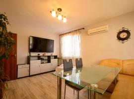 Apartment Yanevi โรงแรมในLozenets