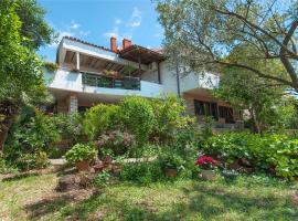 Apartments Marin, ξενοδοχείο τριών αστέρων σε Novalja