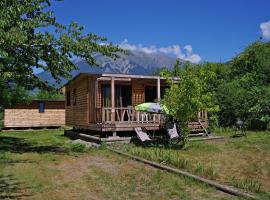 Camping le Petit Liou Sites & Paysages, hotell i Baratier