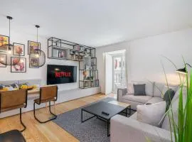 WHome | Prime Location Luxury Apartment