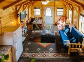 Paradise Valley Cabin by Chico and Yellowstone Park!, prázdninový dům v destinaci Livingston
