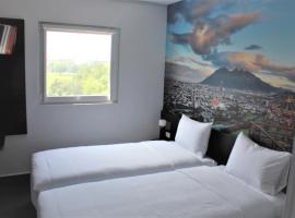 Hotel Hi! Fundidora, готель у місті Монтеррей