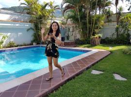 Perla Maya Hotel, hotel with pools in Panajachel