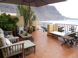 Facing the ocean, hotel in Santa Maria de Guia