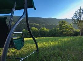 Cozy Villa with a beautiful view, hotel sa Piatra Neamţ