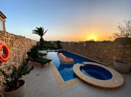 Sunset Farmhouse, hotel in Għarb