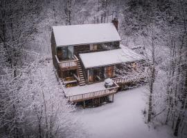 Quaint Stowe Cabin, ξενοδοχείο σε Stowe
