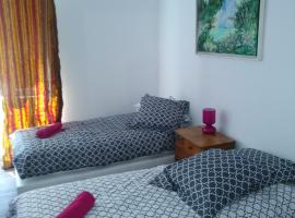 LE GRAND CARNOT, hotel cu parcare din Nolay