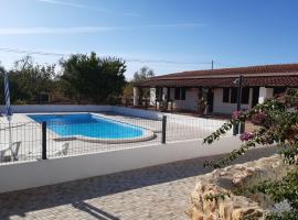 Quinta Cosy, family hotel in Paderne