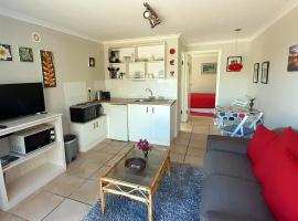 Self catering Holiday Apartment, hotel in Glencairn