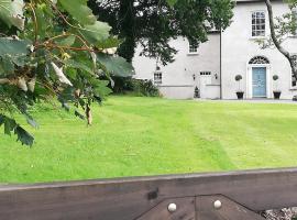 Next door at Broomfield House, hotel near Water Rock Golf Course, Midleton
