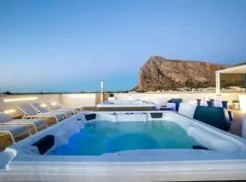 Sundeck Hotel